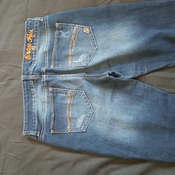 Jeans - Picture 2 of 3